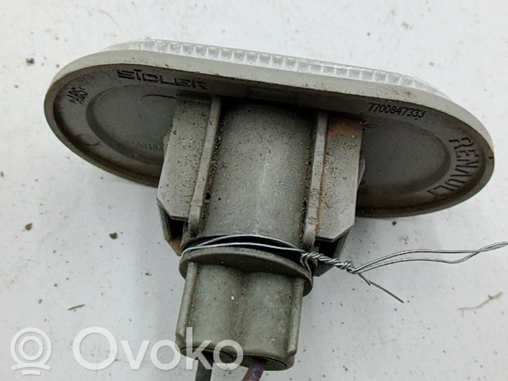 Opel Vivaro Kierunkowskaz przedni 