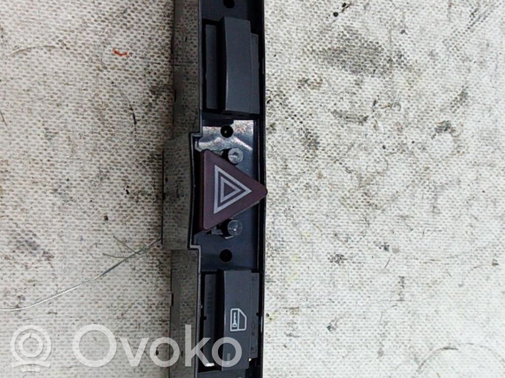 Opel Zafira B Przycisk świateł awaryjnych 
