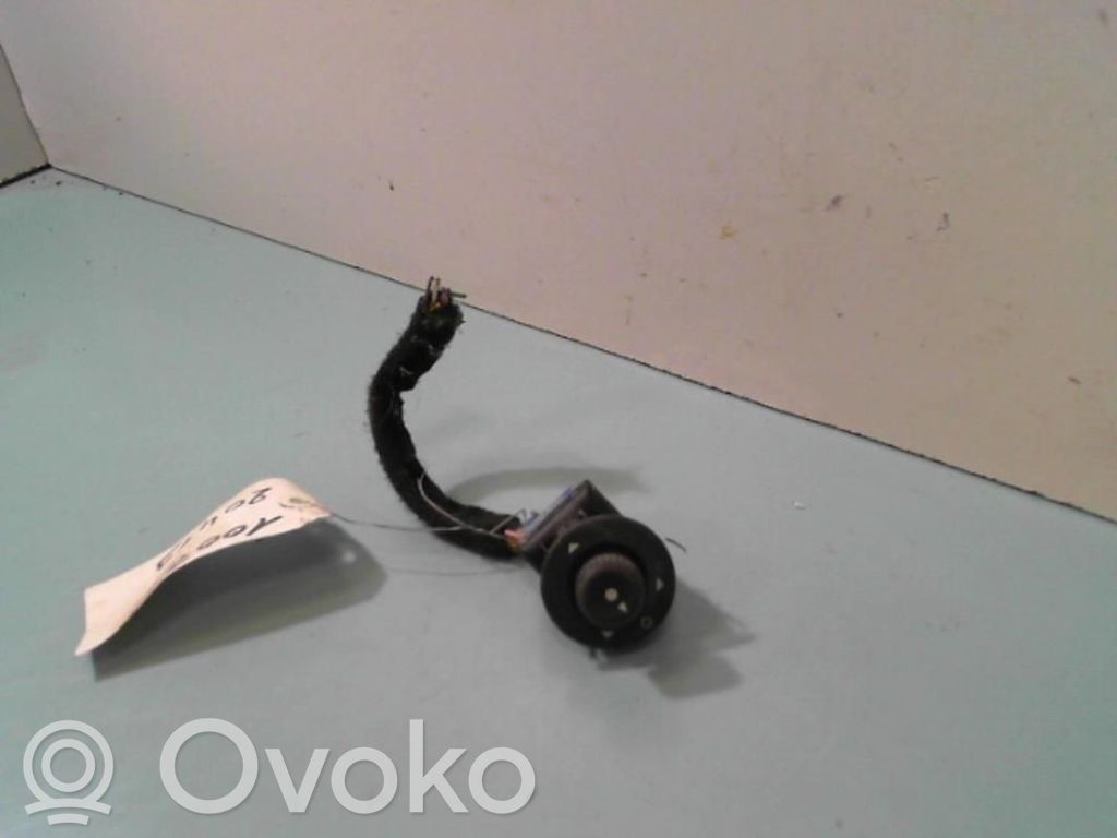 Peugeot 1007 Wing mirror switch 