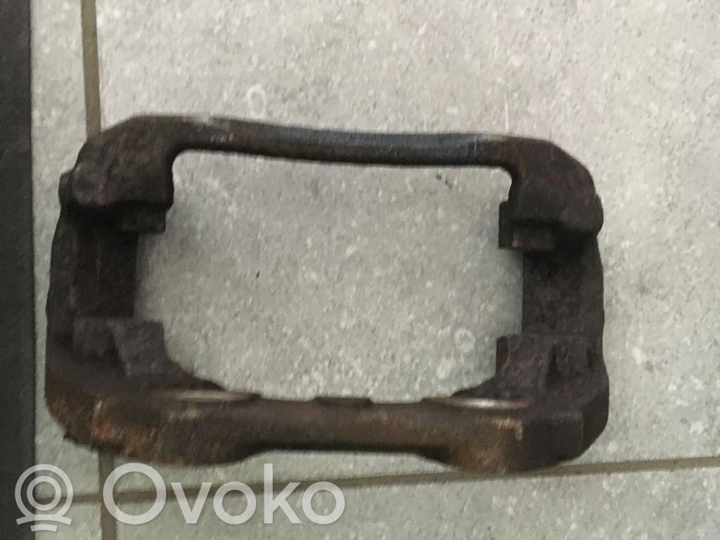 Peugeot 307 Mocowanie przedniego zacisku hamulca 