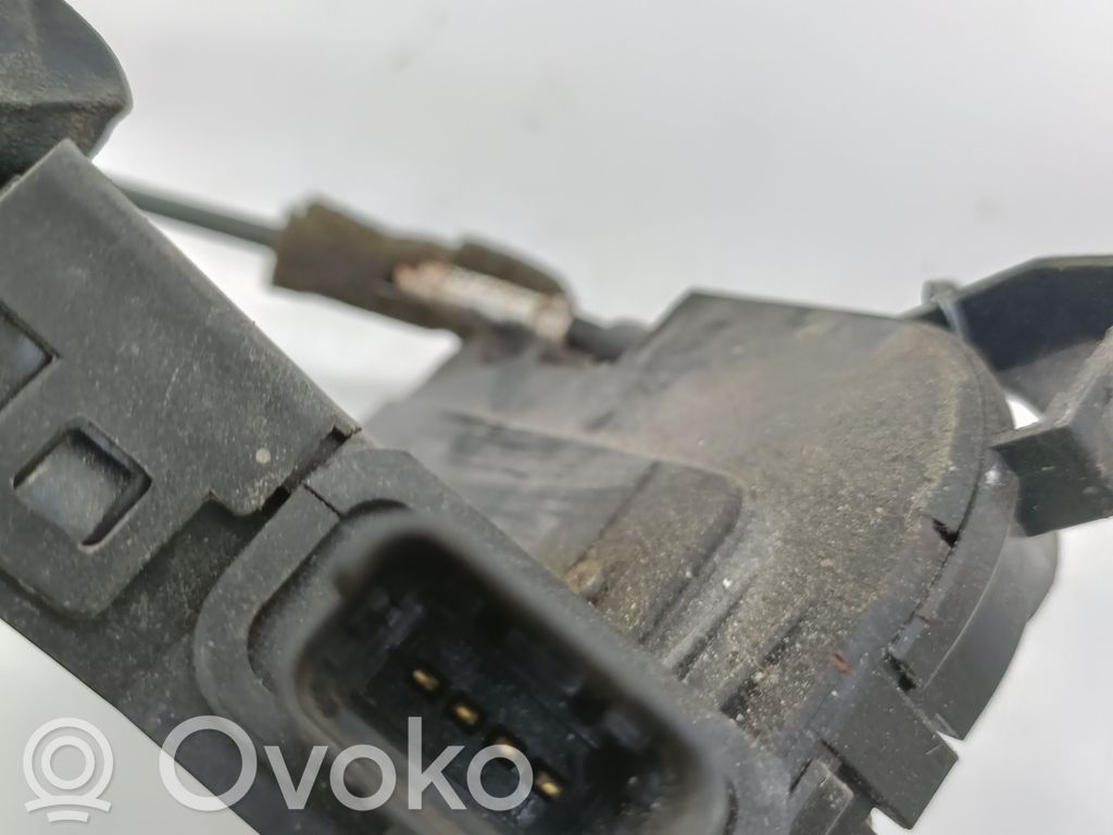 Renault Captur Rear door lock 