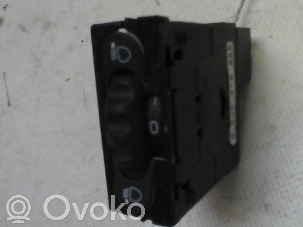 Renault Clio III Headlight level height control switch 