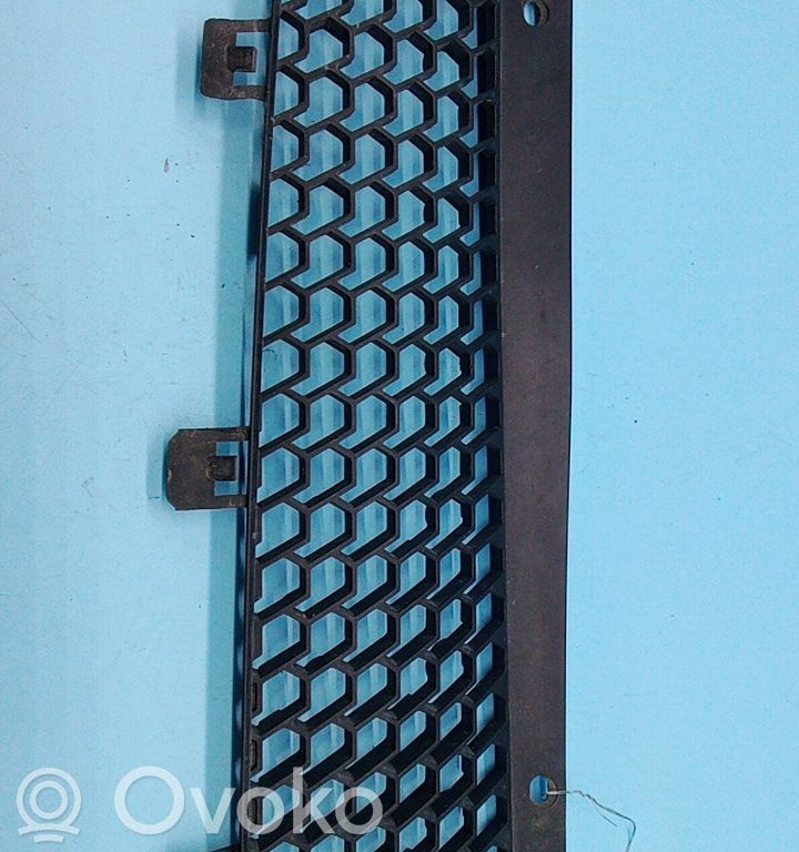 Renault Master II Front bumper upper radiator grill 