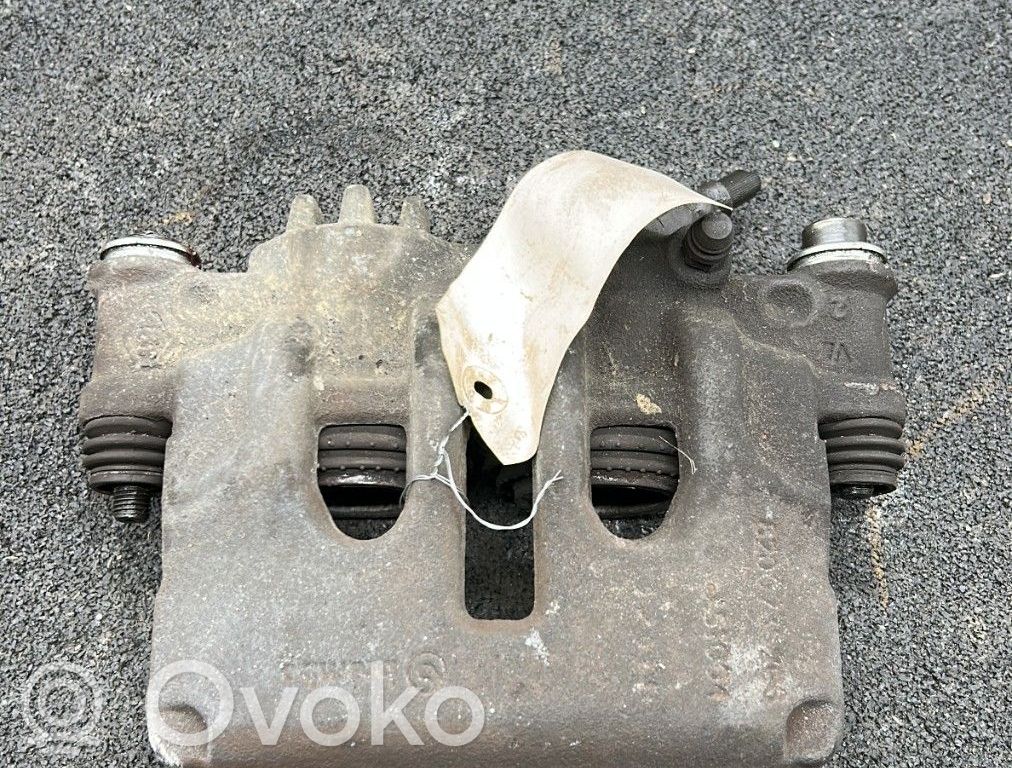 Renault Master III Передний суппорт 