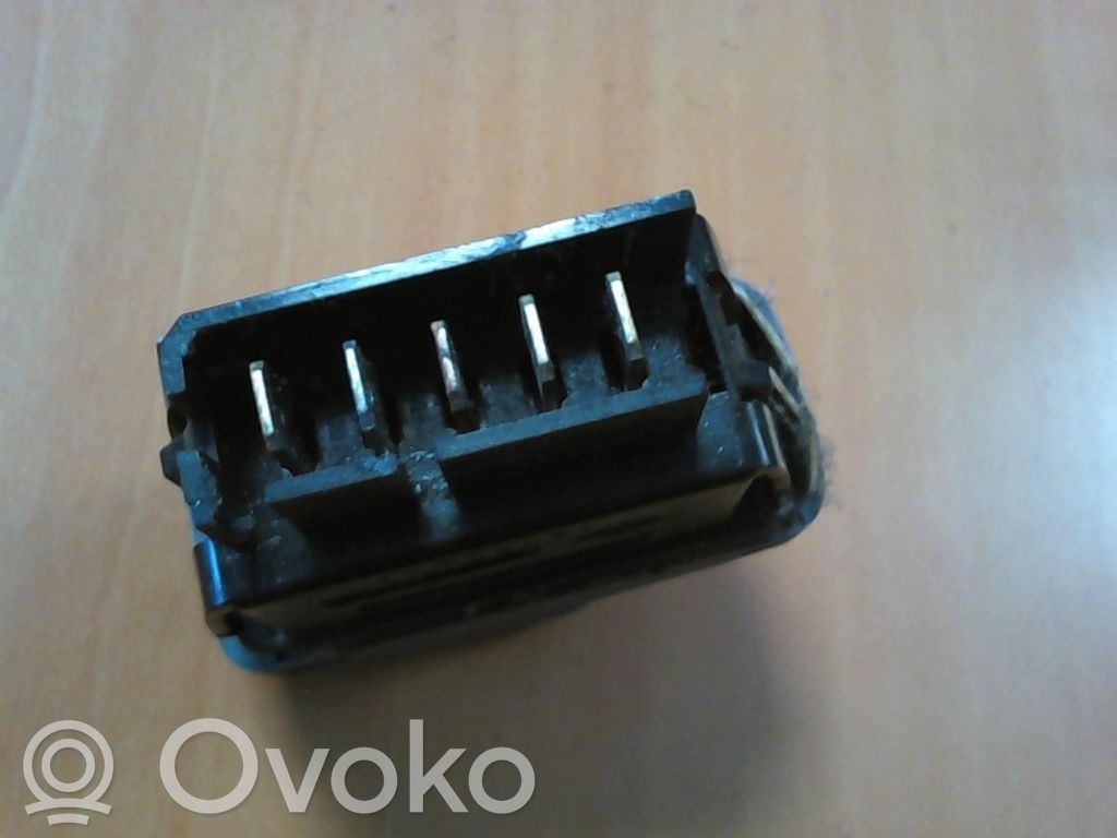 Renault Twingo I Electric window control switch 