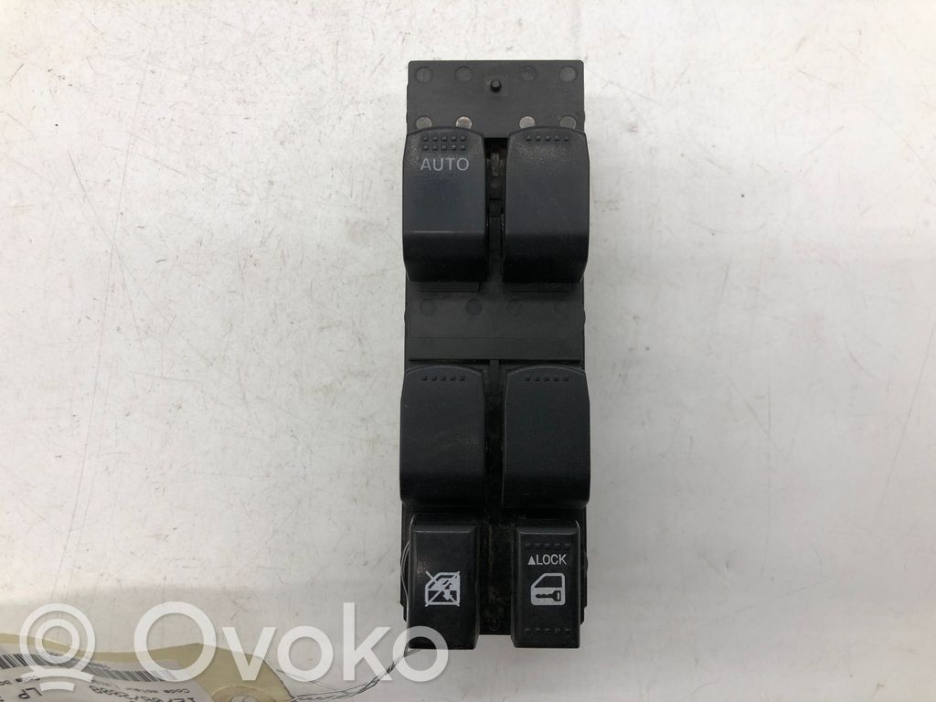 Suzuki SX4 Electric window control switch 