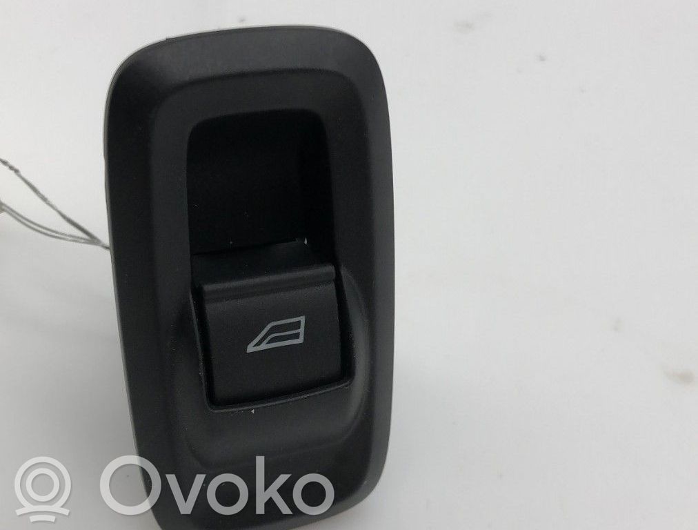 Electric window control switch   Q1B514529AA