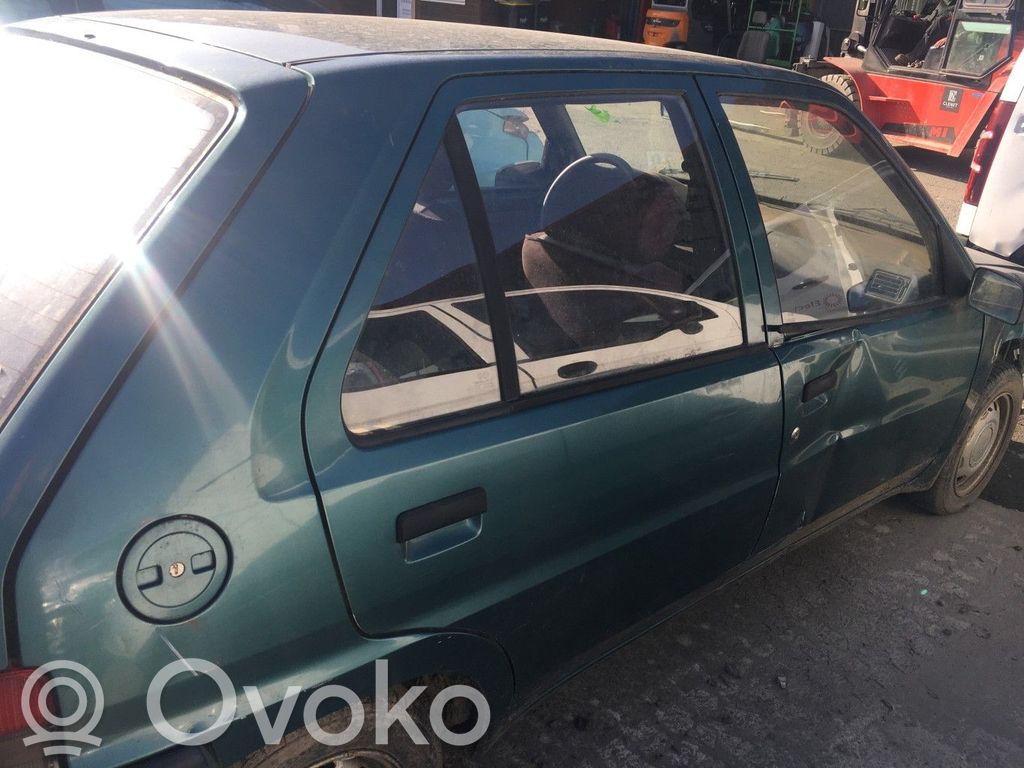 Peugeot 106 Puerta trasera 