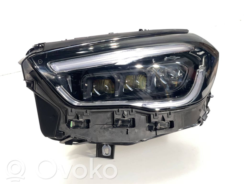 Mercedes-Benz GLA H247 Lampa przednia 