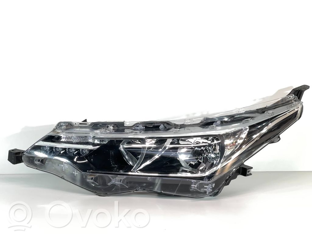 Toyota Corolla E160 E170 Scheinwerfer 