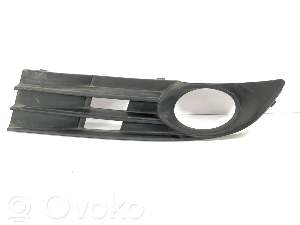 Volkswagen Touran I Grilă/ornament proiector ceață față 