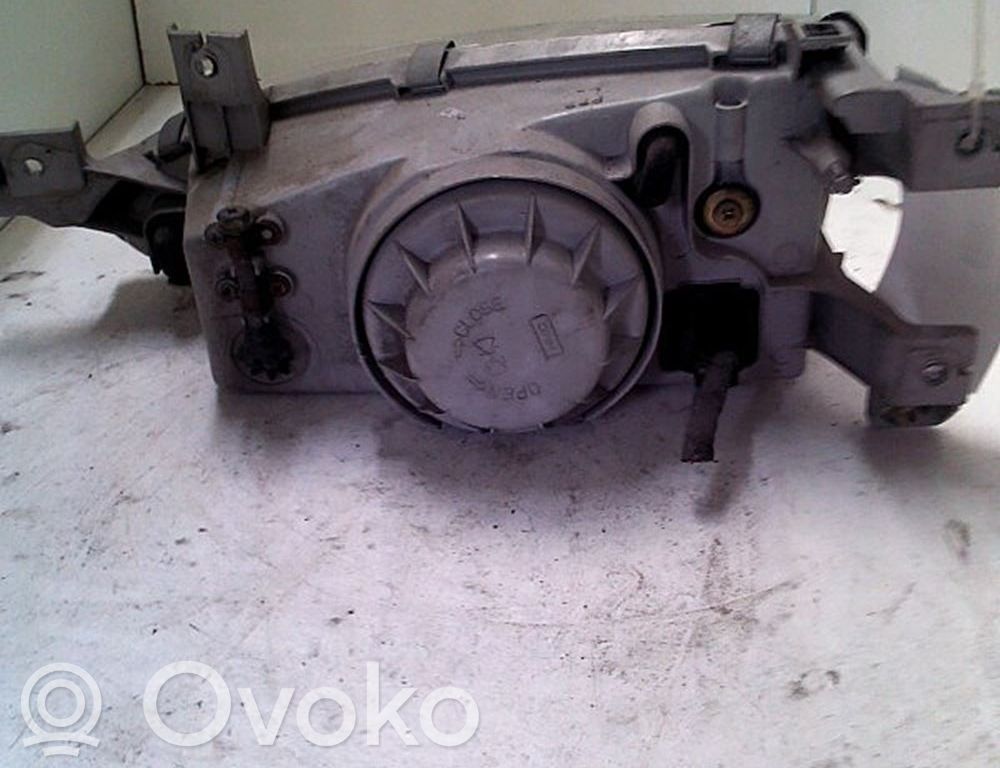 Hyundai Pony Lampa przednia 