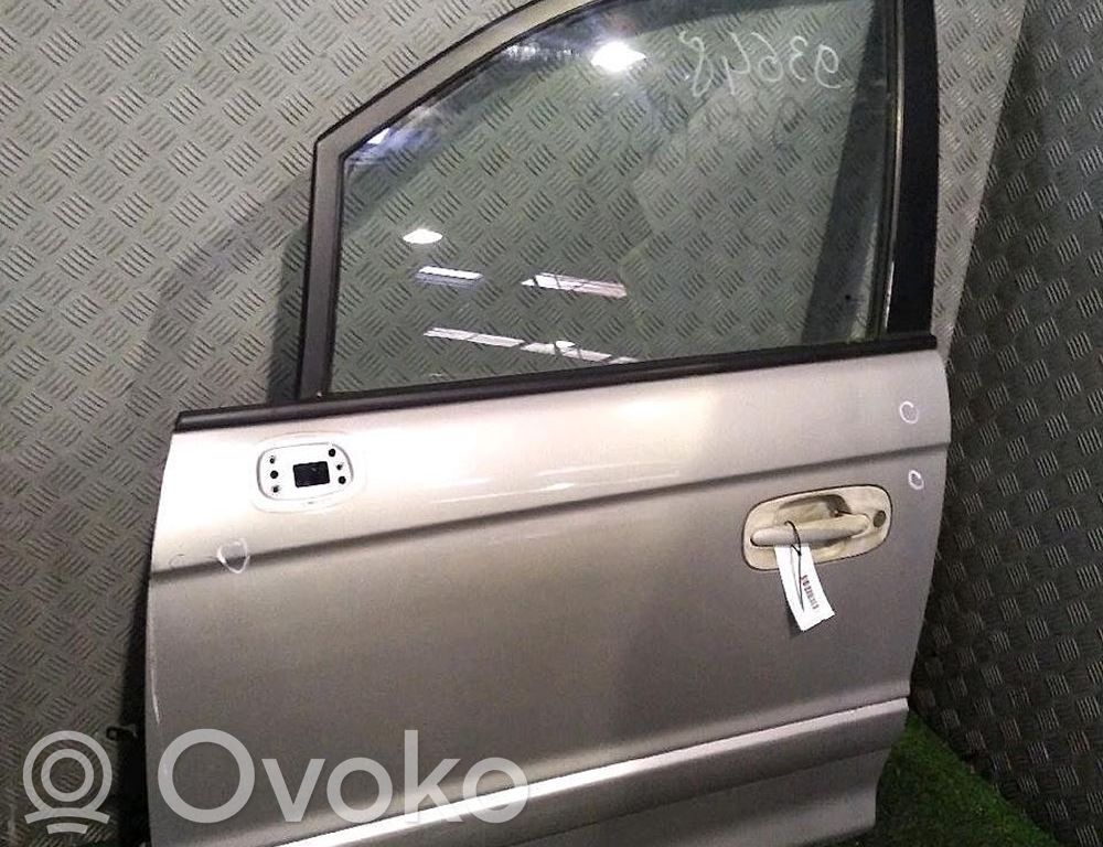 Hyundai Trajet Puerta delantera 