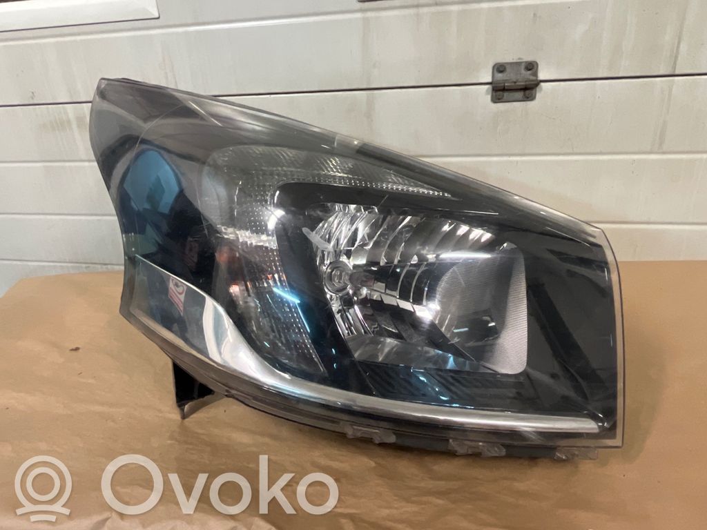 Opel Vivaro Scheinwerfer 