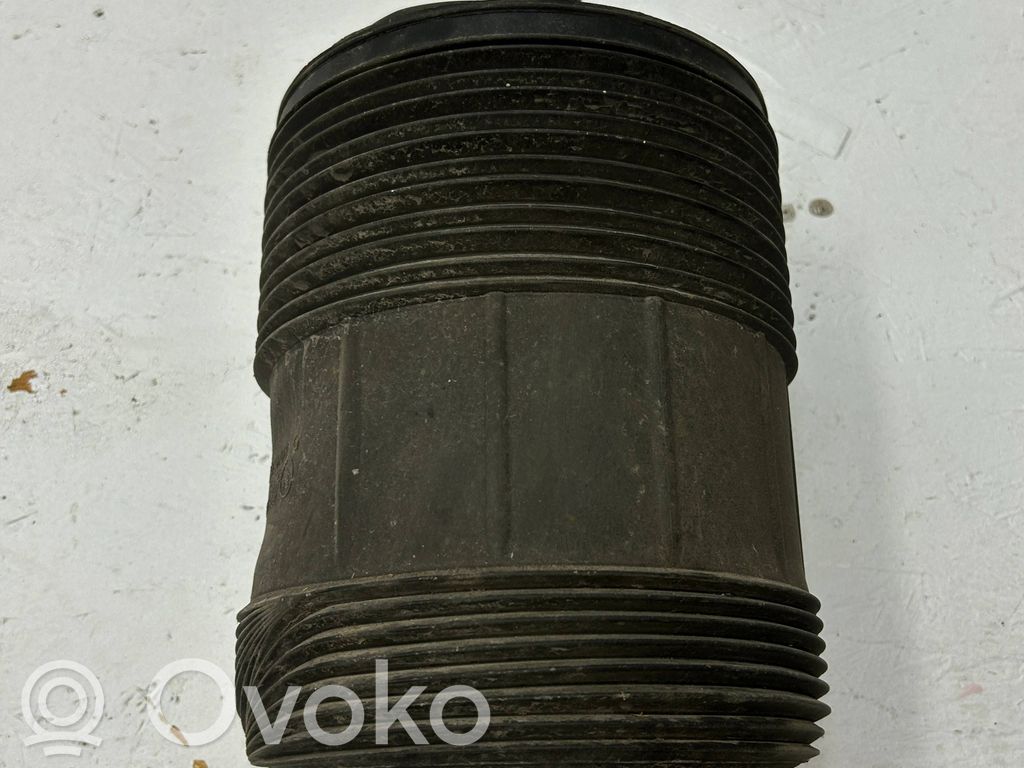 Volkswagen Touareg III Sprężyna tylna 