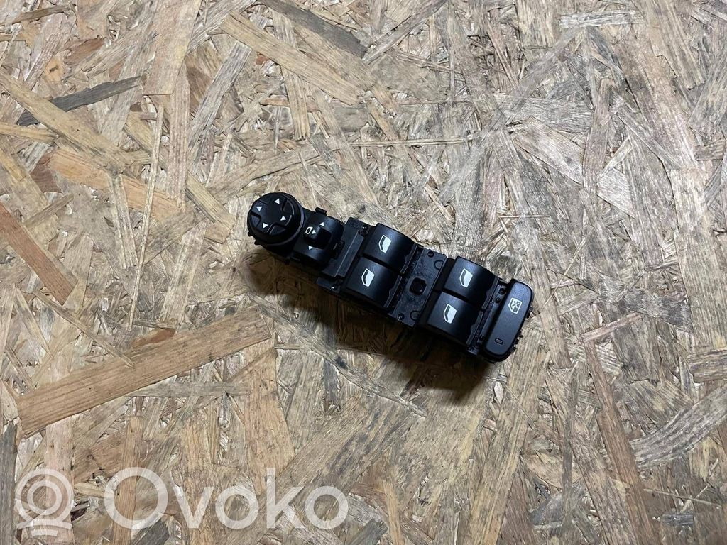 Citroen C4 X Electric window control switch 