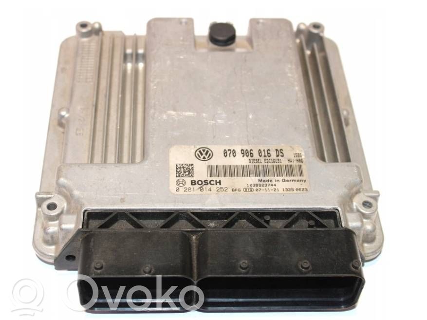 Volkswagen Transporter - Caravelle T5 Unitate/modul de control motor 