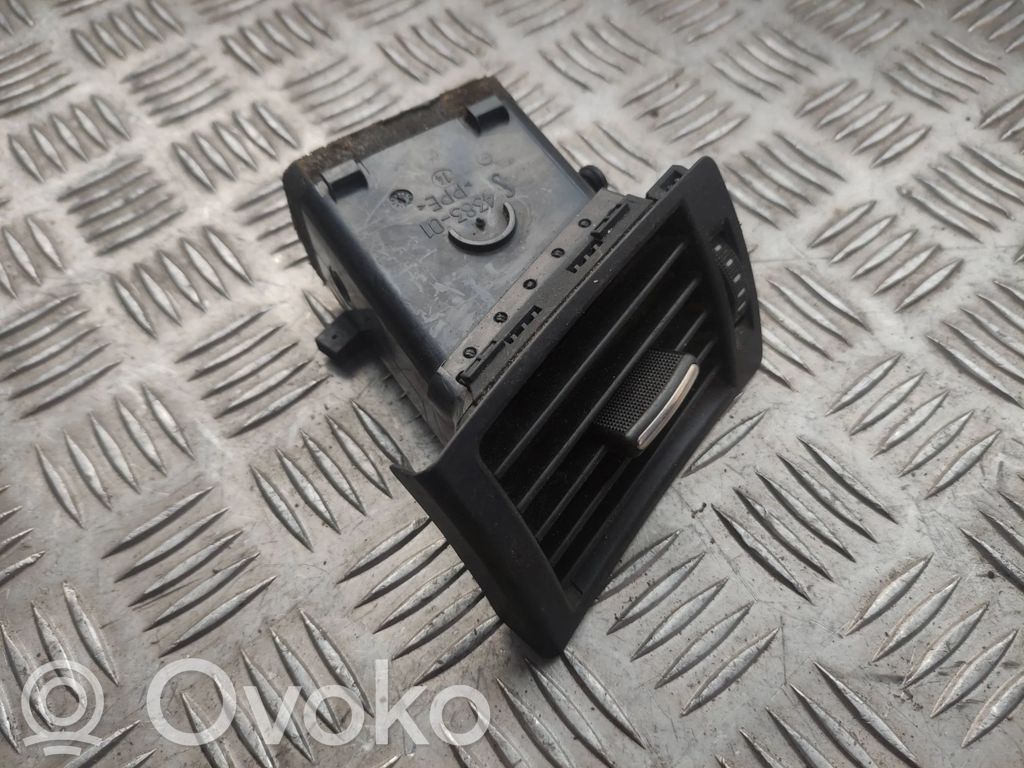 Audi A4 S4 B6 8E 8H Boczna kratka nawiewu deski rozdzielczej 