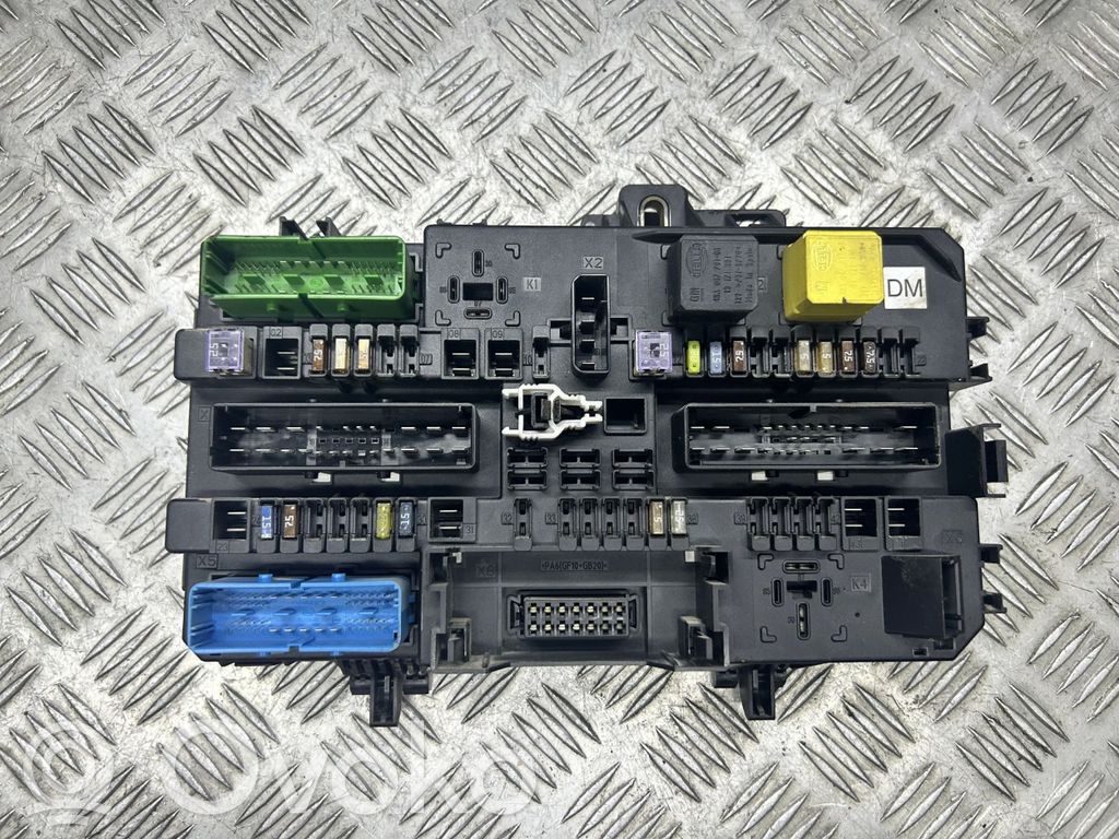 Opel Astra H Fuse module 