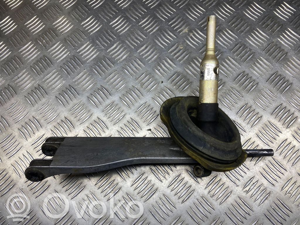 BMW 3 E90 E91 Pavarų perjungimo mechanizmas (kulisa) 