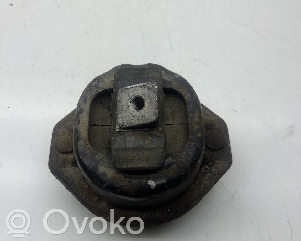 BMW 7 E65 E66 Engine mount bracket 