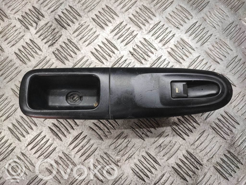 Peugeot 406 Electric window control switch 