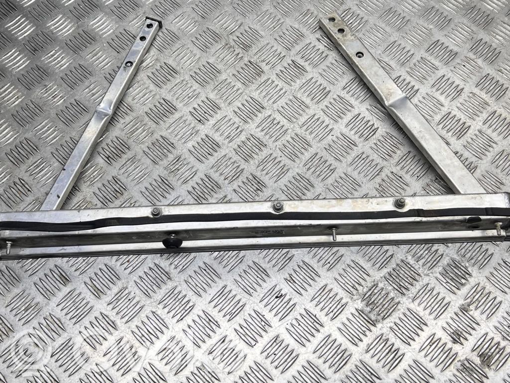 Audi A8 S8 D3 4E Engine mounting bracket 