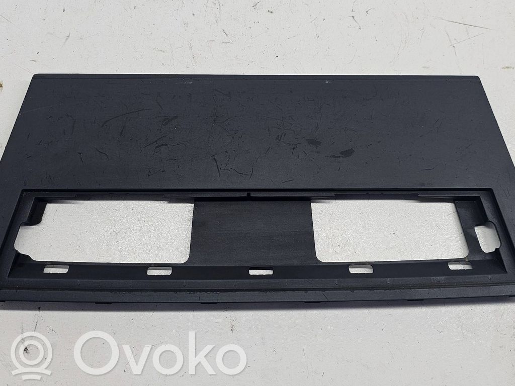 BMW 7 E65 E66 Kita salono detalė 