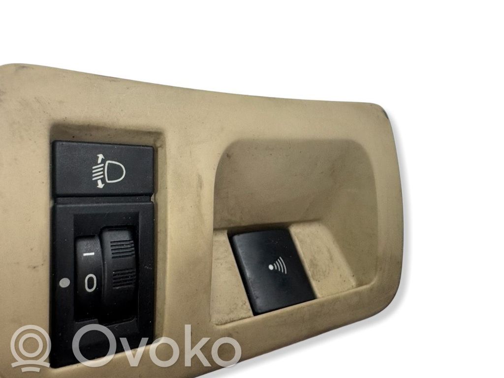 Peugeot 607 Headlight level height control switch 