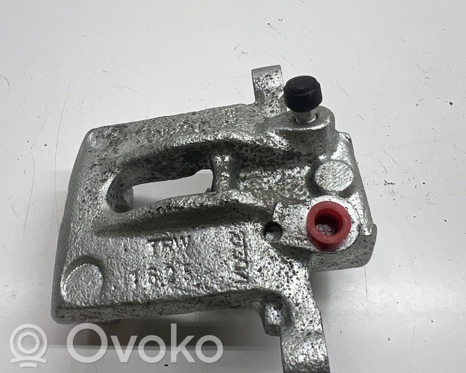 Toyota Corolla E120 E130 Задний суппорт 