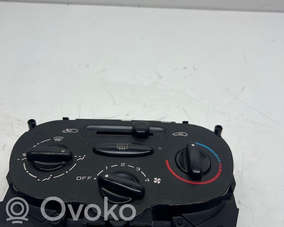 Peugeot 206 Climate control unit 