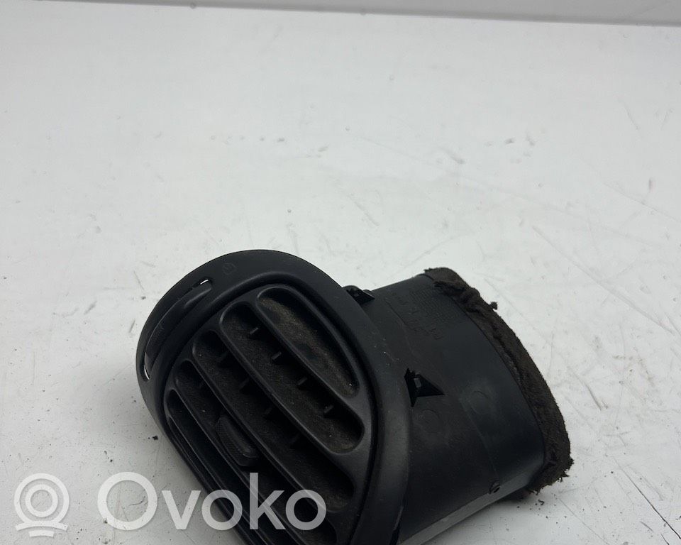 Peugeot 206 Centrālais gaisa ventilācijas režģis 