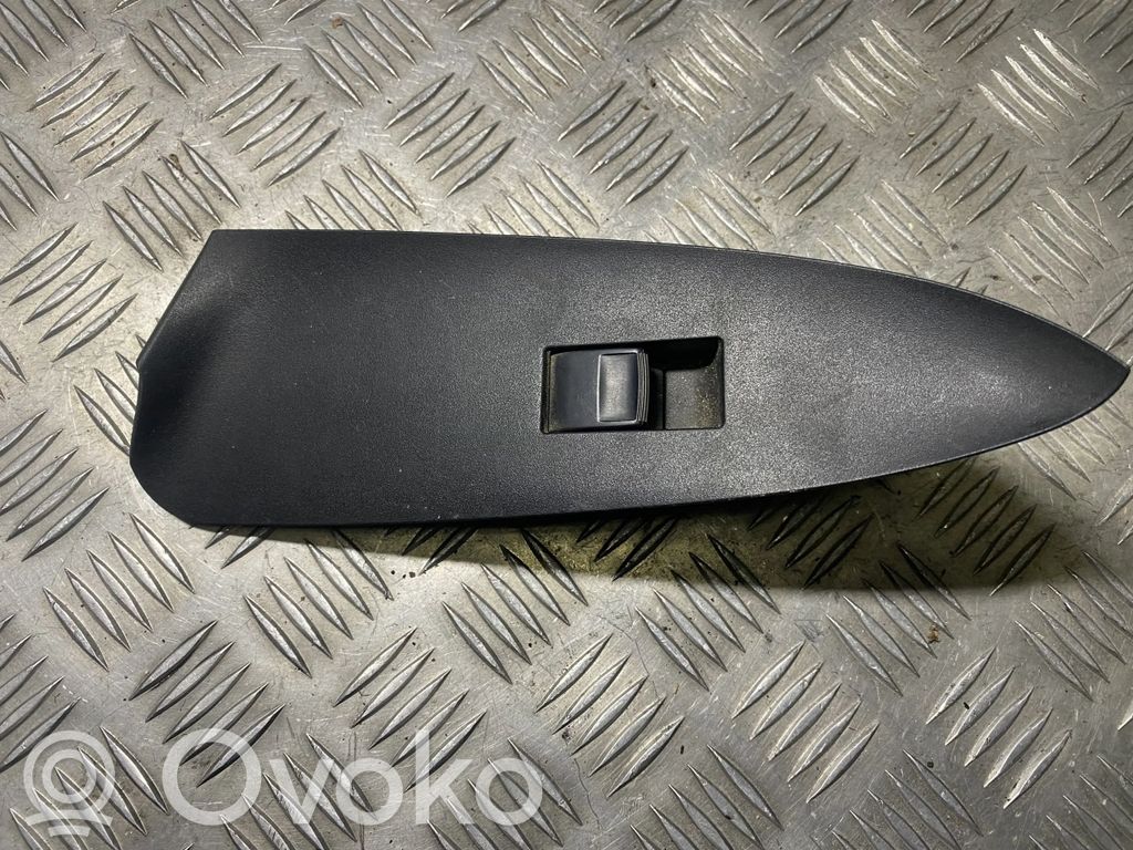 Toyota RAV 4 (XA30) Front door window switch trim 