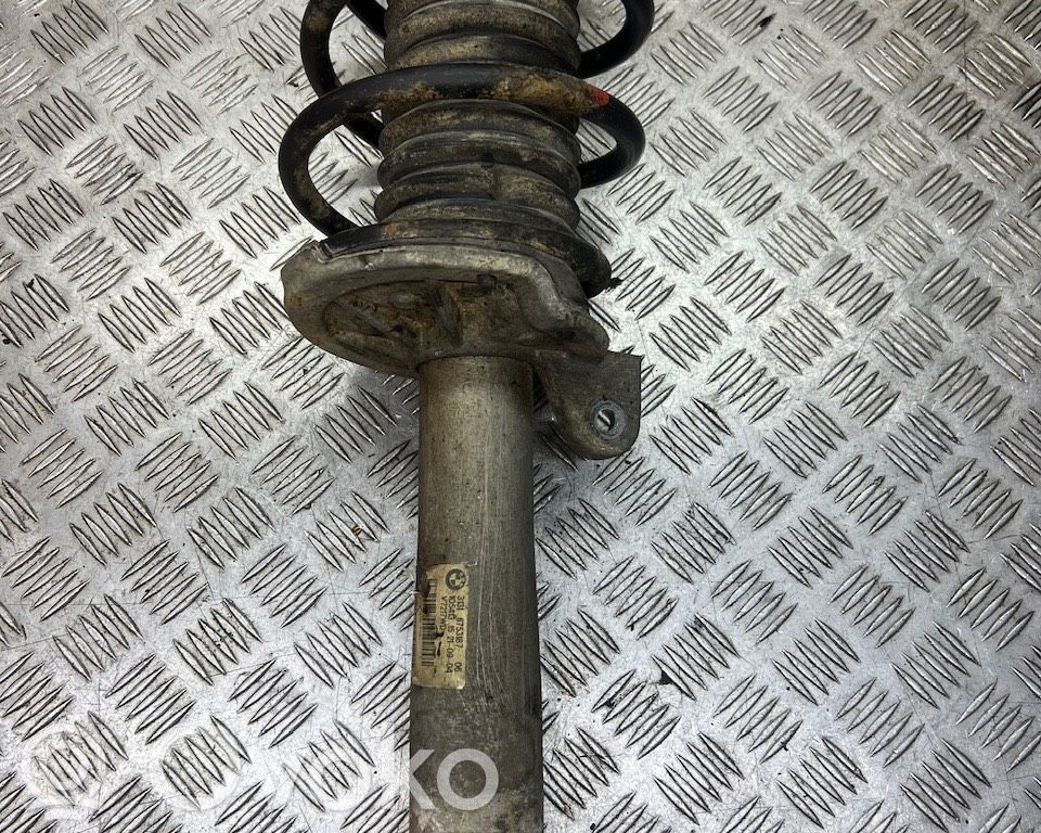 BMW 7 E65 E66 Priekinis amortizatorius su spyruokle 