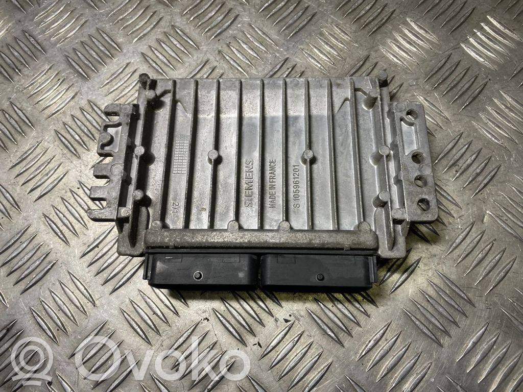 Renault Megane I Engine control unit/module 