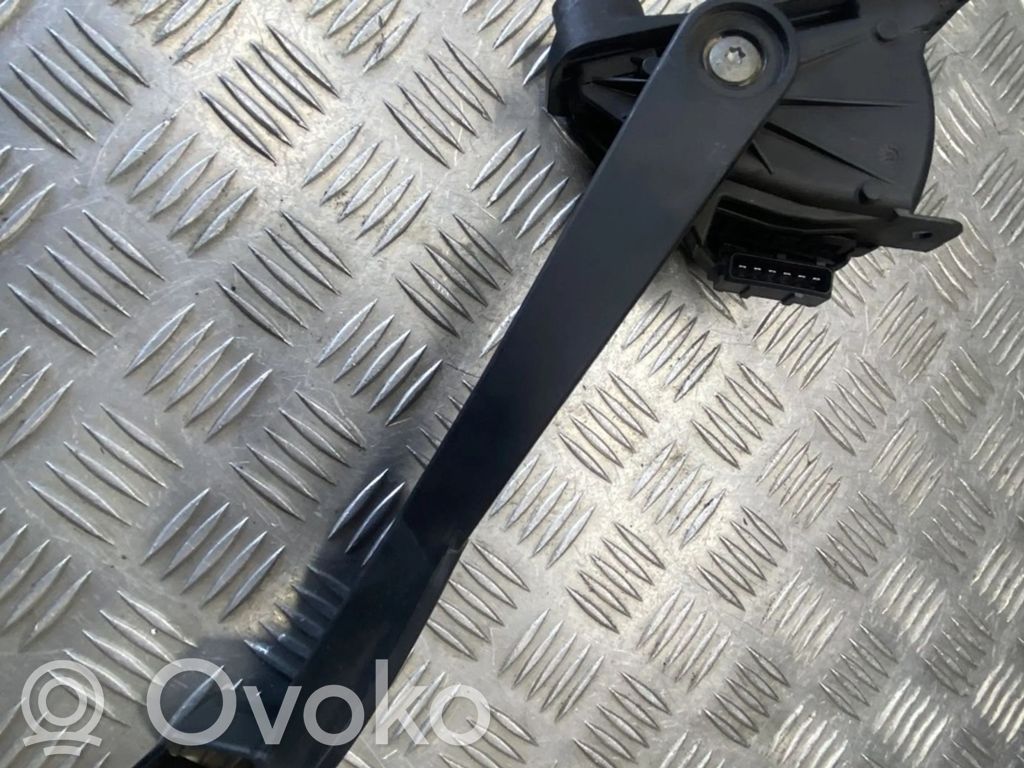 Volvo S80 Kaasupoljin 
