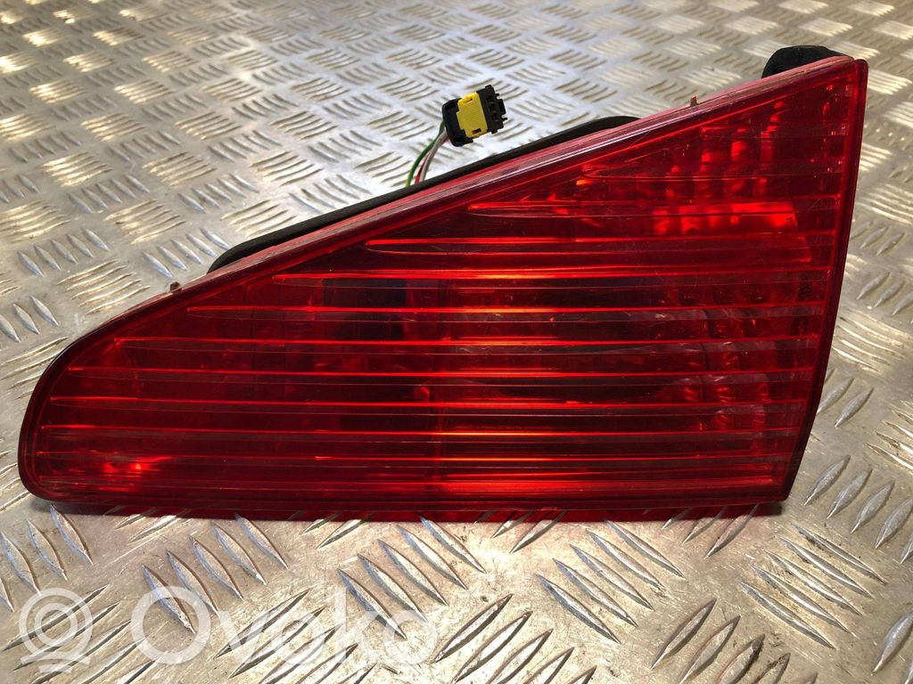 Peugeot 607 Задний фонарь в кузове 