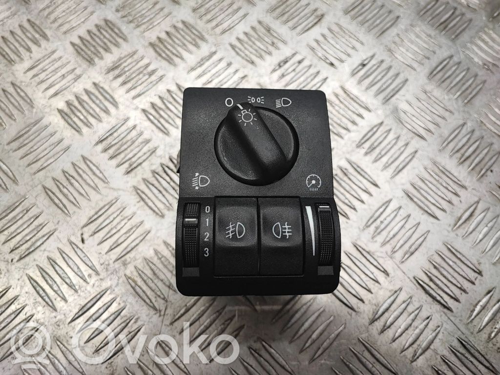 Opel Zafira A Light switch 