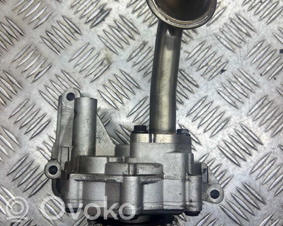 Volkswagen PASSAT B6 Pompa olejowa 