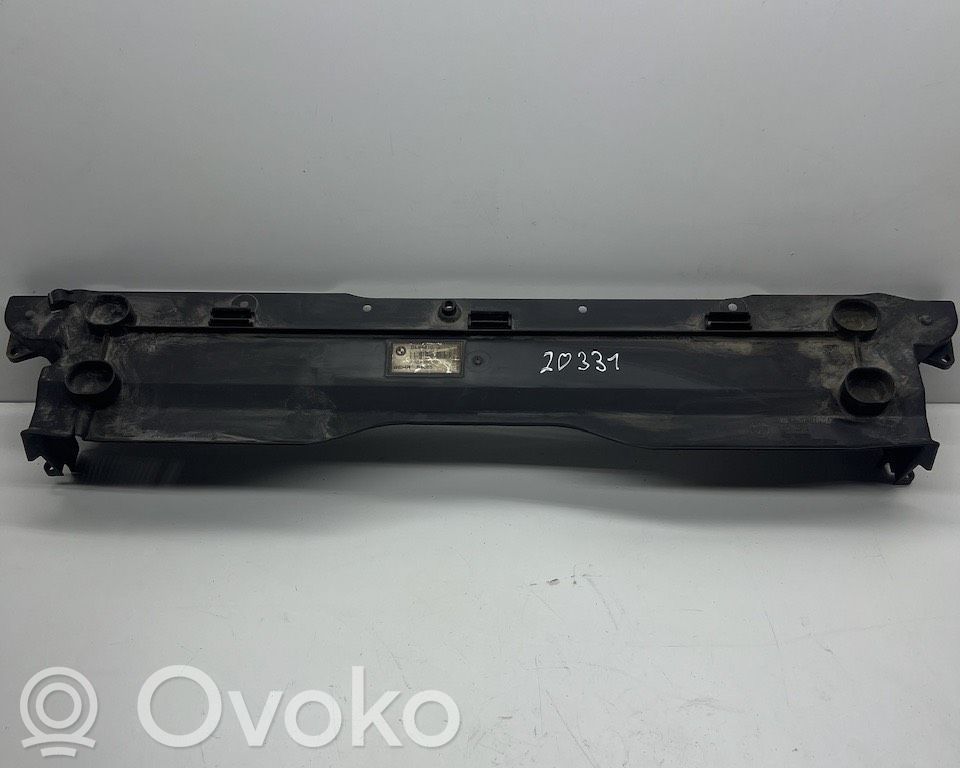 BMW 7 E65 E66 Jäähdyttimen kannatin 