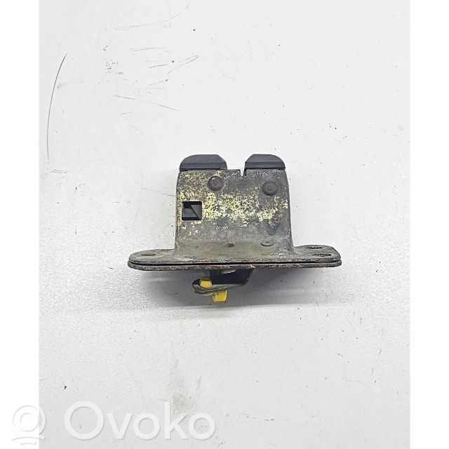 Toyota Avensis T250 Loading door lock 