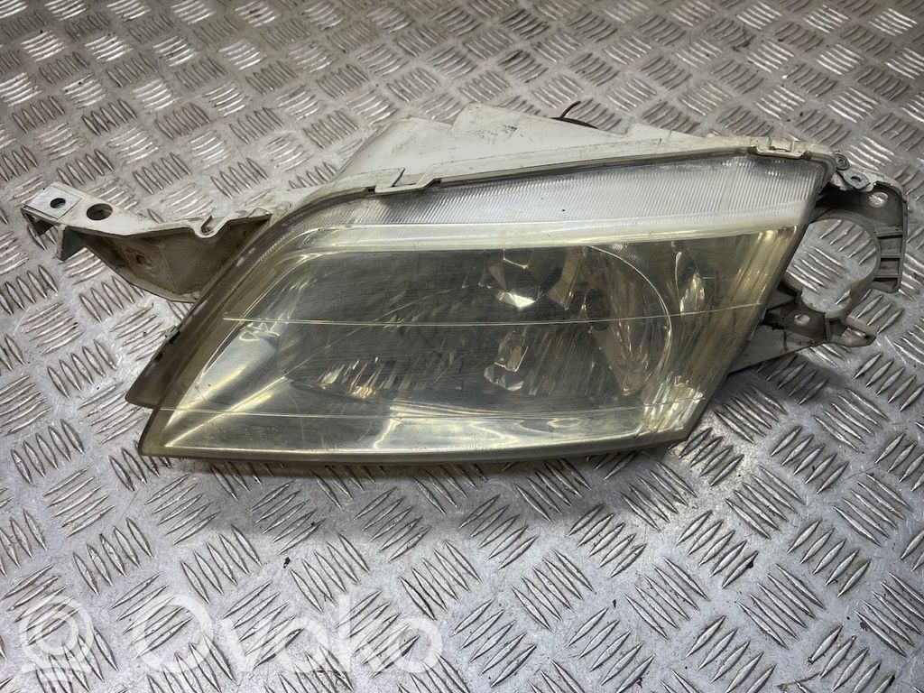 Mazda Premacy Lampa przednia 