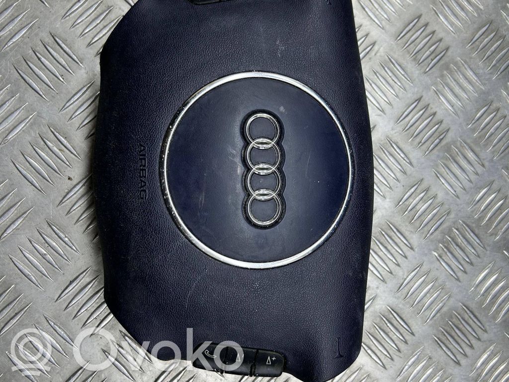 Audi A4 S4 B6 8E 8H Stūres drošības spilvens 