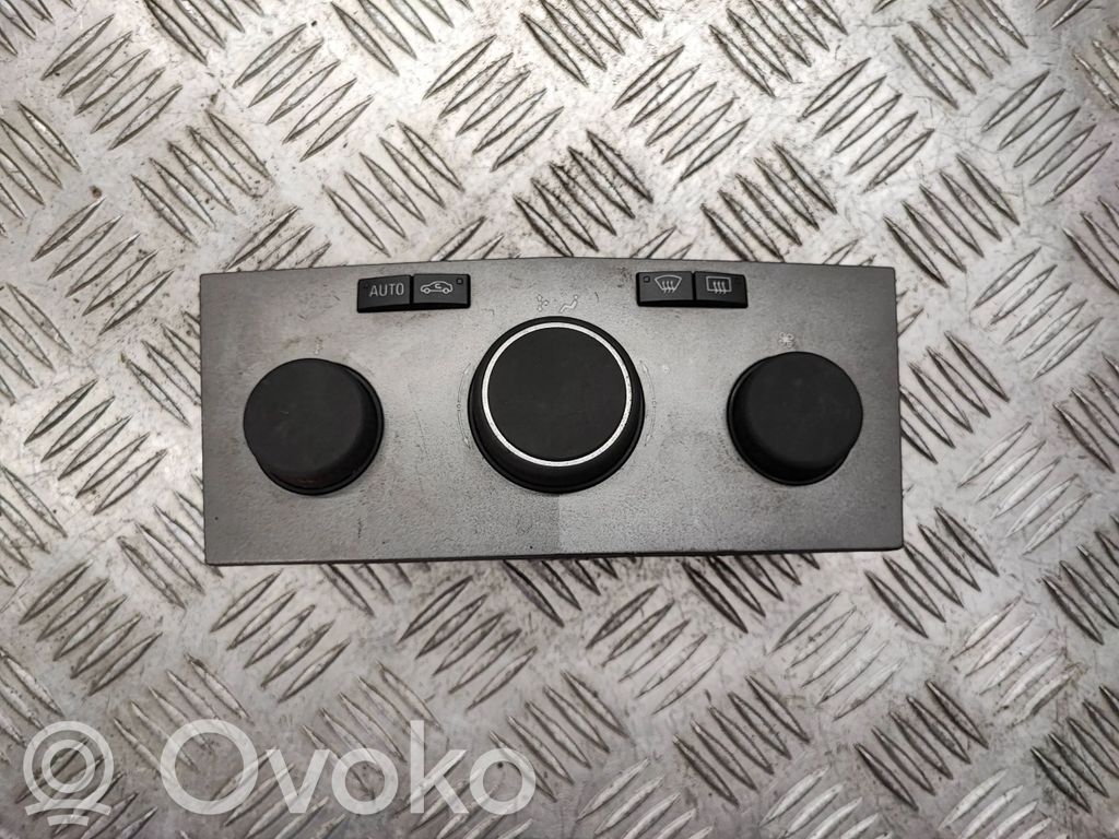 Opel Astra H Climate control unit 