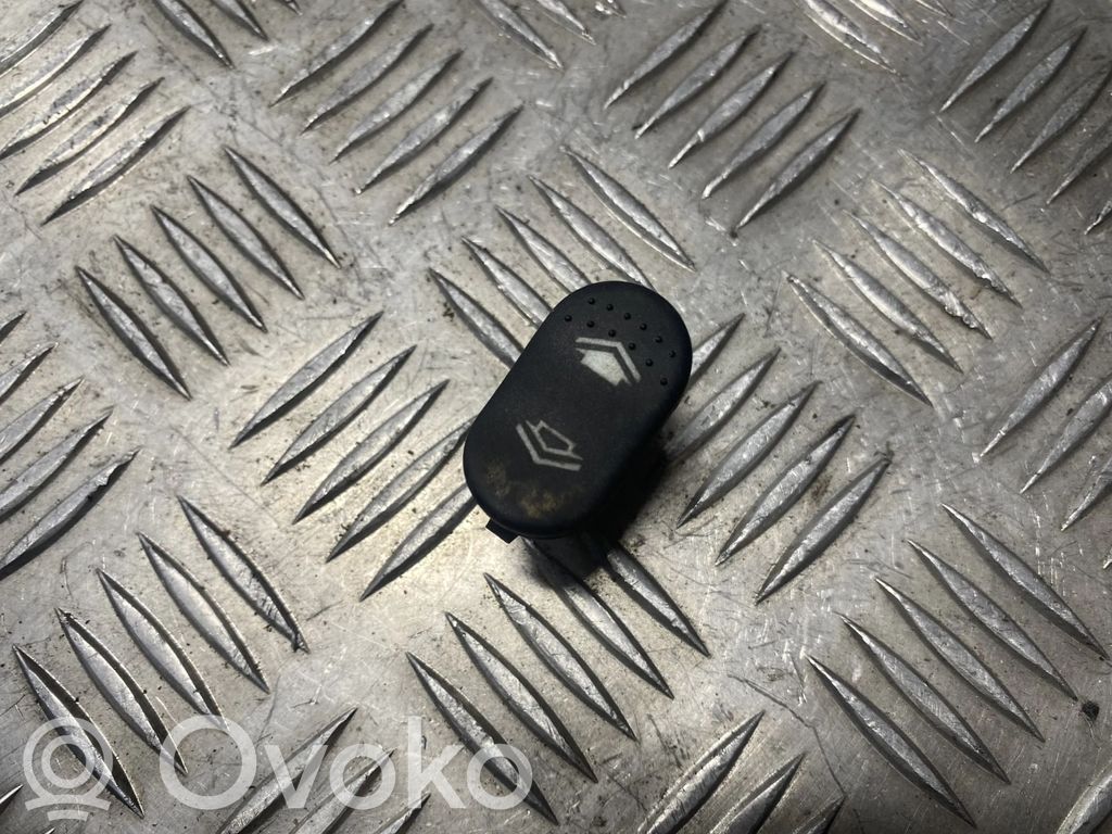 Ford Focus Electric window control switch 
