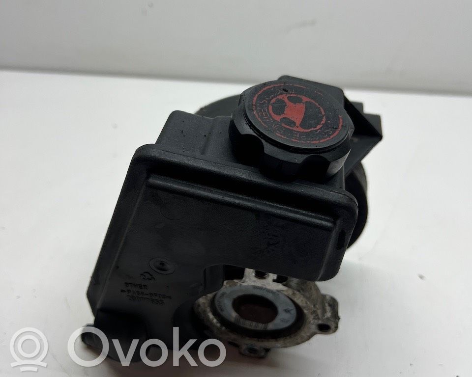 Peugeot 206 Power steering pump 