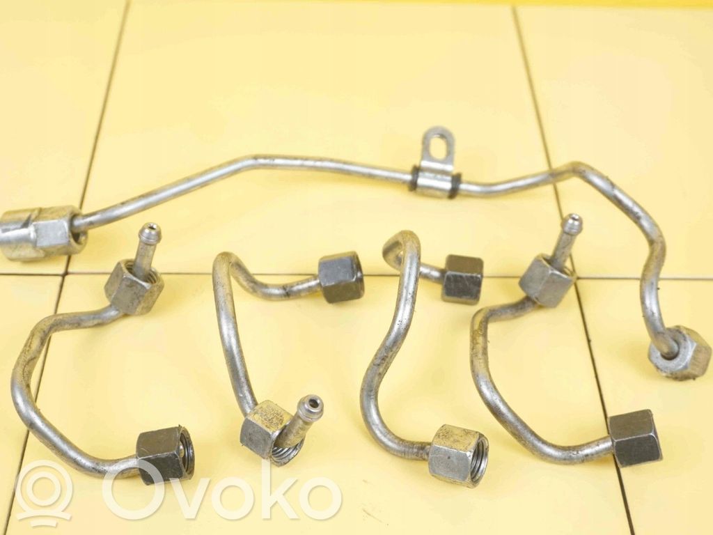 Volvo V60 Fuel injector supply line/pipe 