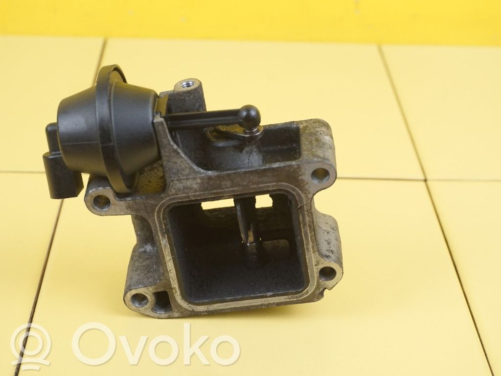 Volvo C70 Throttle body valve 