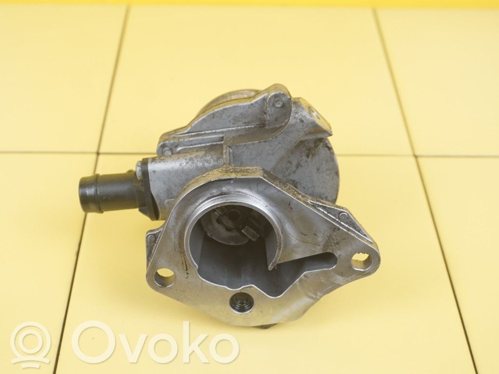 Renault Captur Vacuum pump 