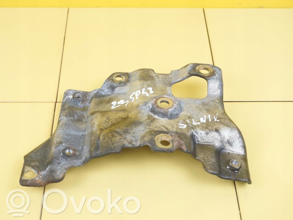 Engine mounting bracket   4B11,23SP42
